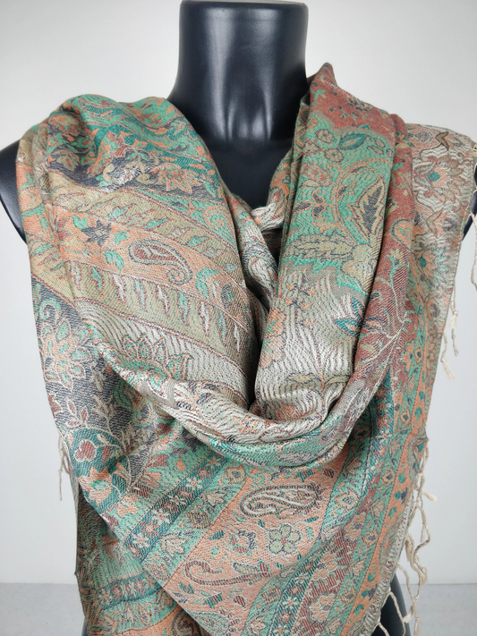 Pashmina Mangal réversible en modal / soie. Echarpe aux motifs paisley vert.