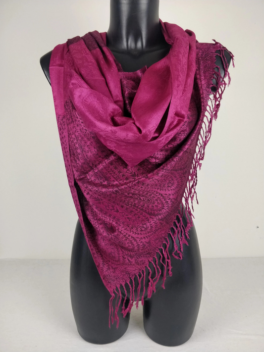 Zweifarbiger Vaisana-Pashmina aus Viskose. Braunes Paisley-Muster.