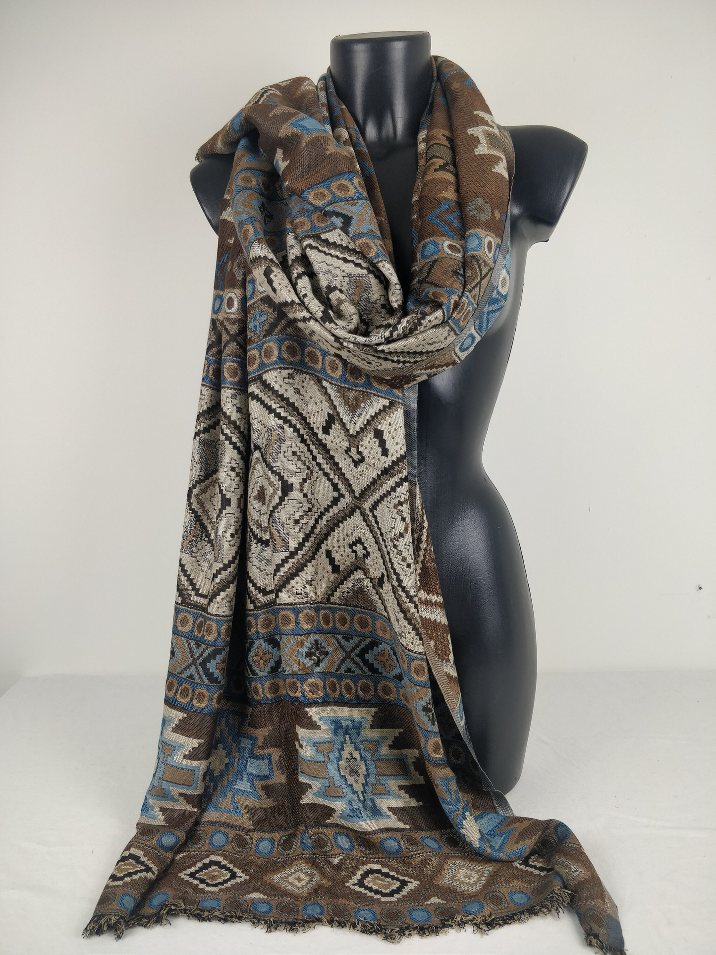 Pashmina Jyoti en viscose multicolore réversible. Echarpe aux motifs inca, marron et bleu.