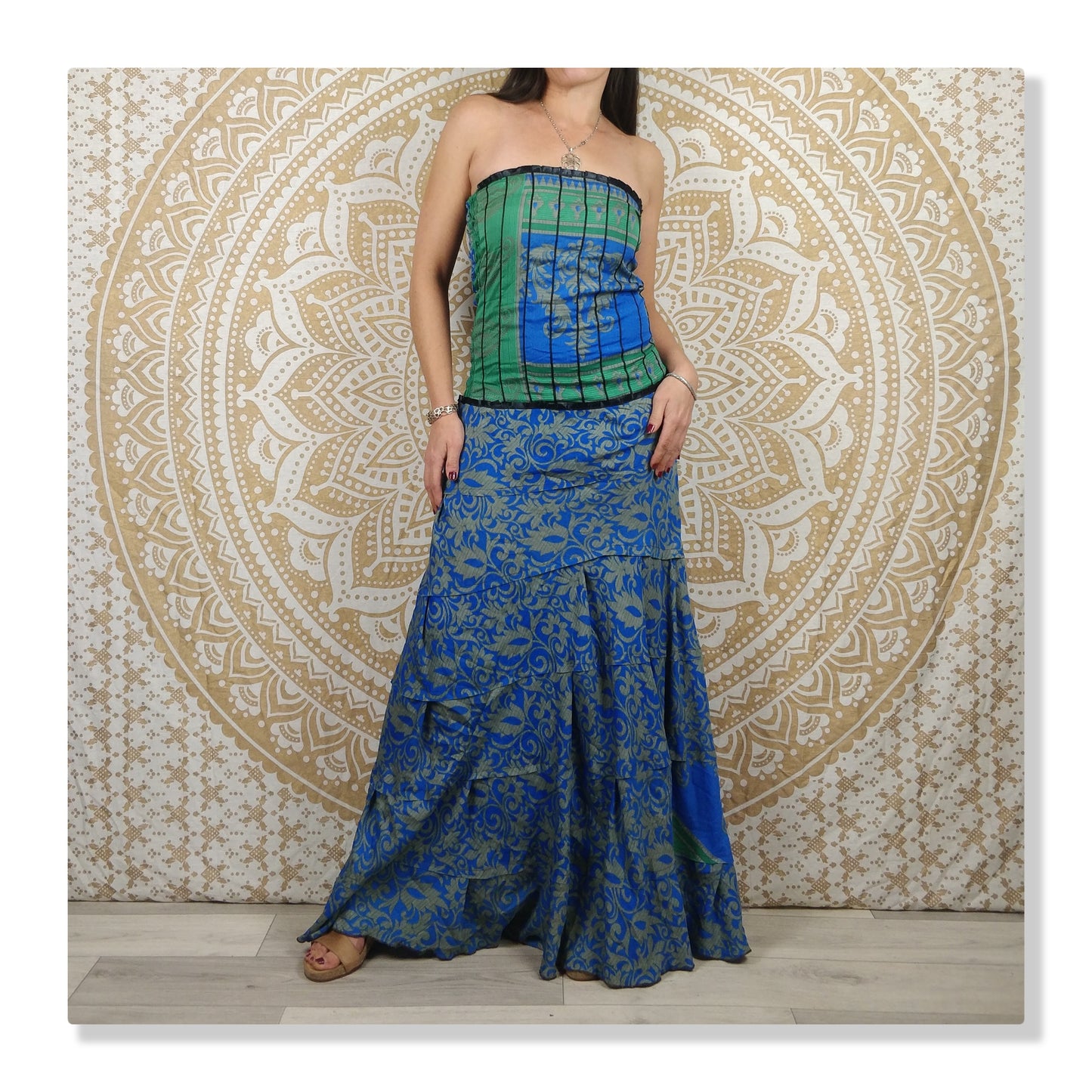 Robe longue bustier Gaya en soie indienne. Robe bohème ajustée et évasée. Différentes couleurs.