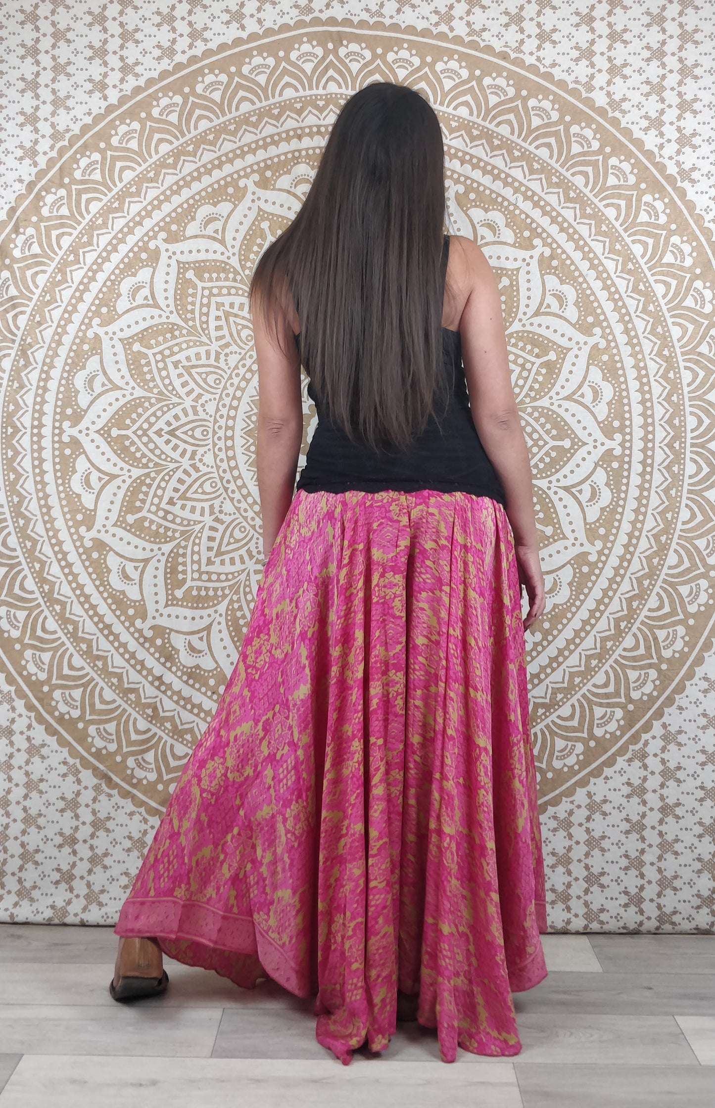 Pantalon femme Sirohi en soie indienne. Pantalon jupe. Imprimé rose.