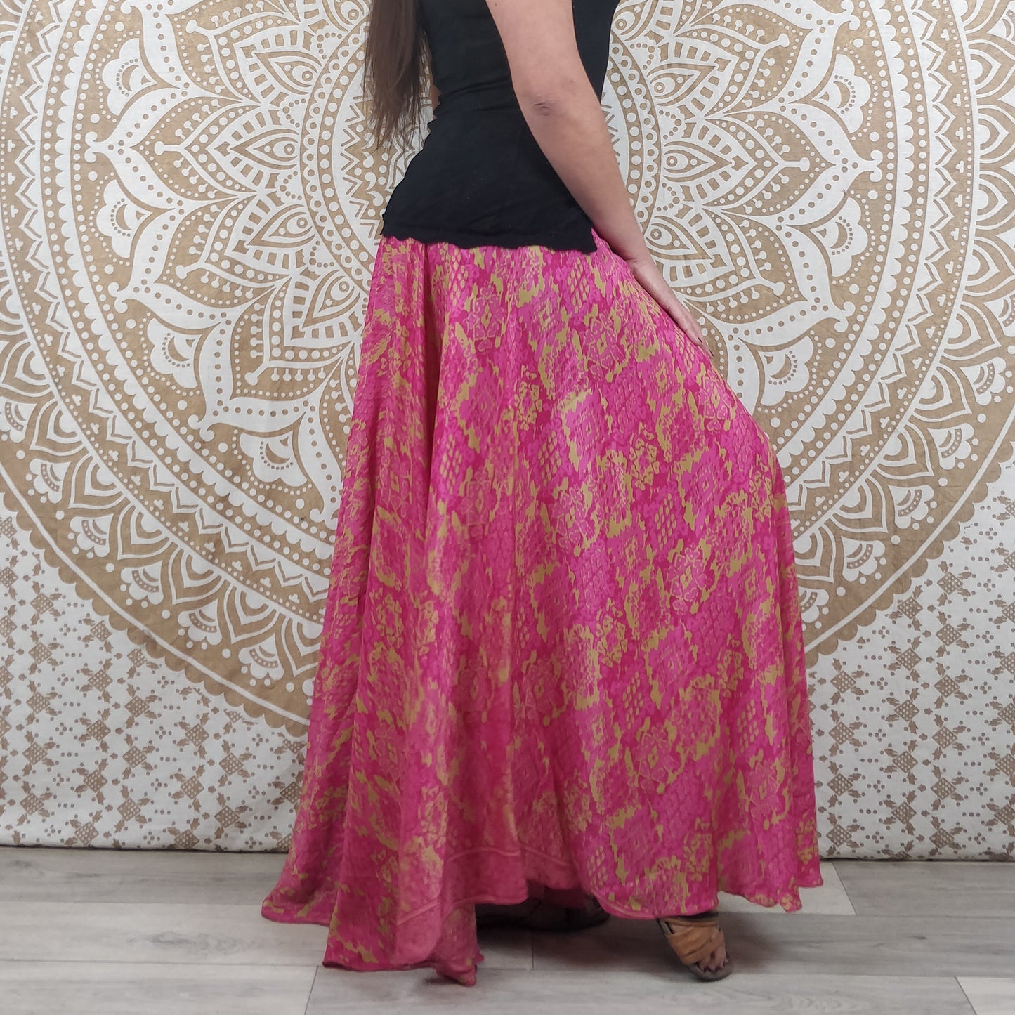 Pantalon femme Sirohi en soie indienne. Pantalon jupe. Imprimé rose.