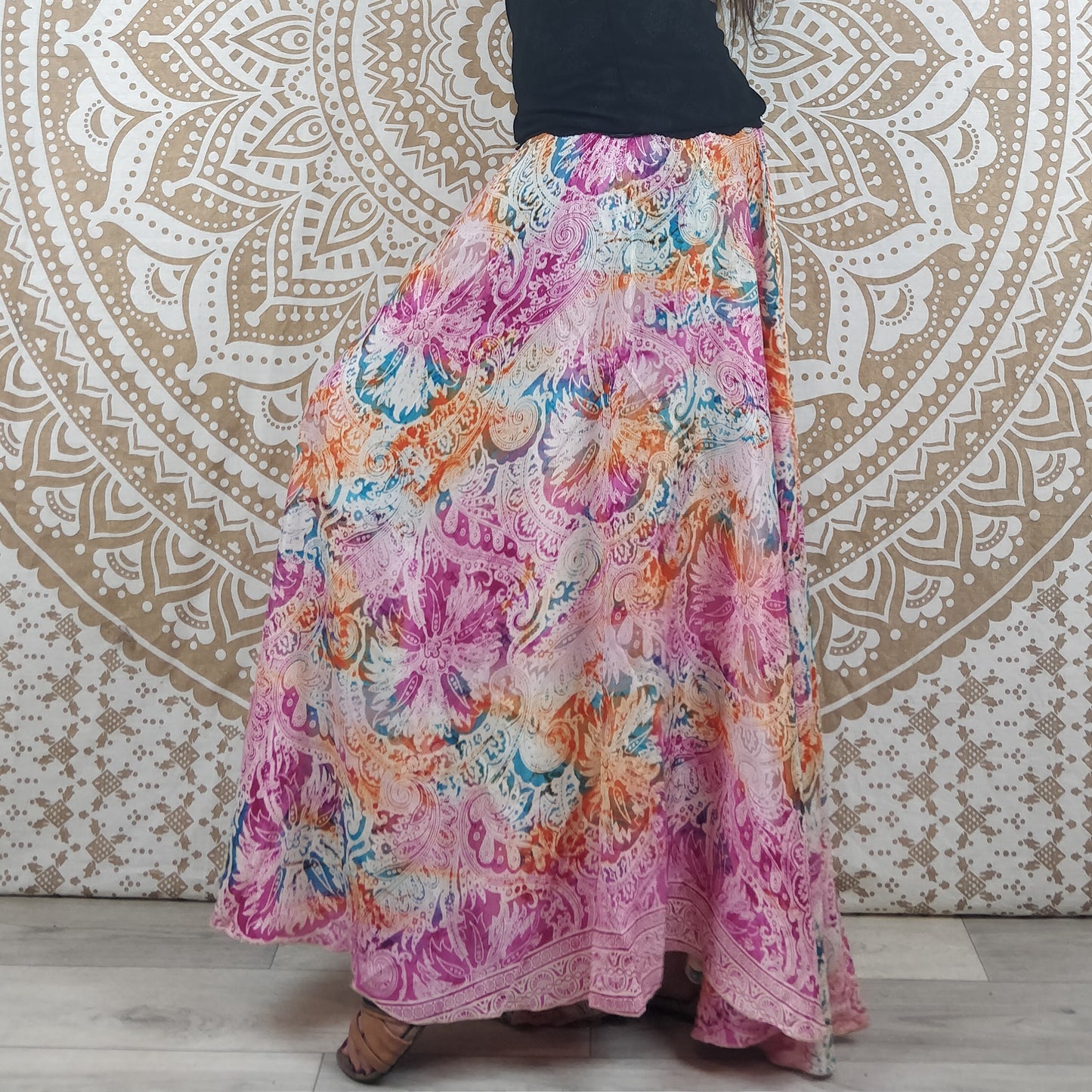 Pantalon Korba en soie indienne. Pantalon jupe. Imprimé rose.