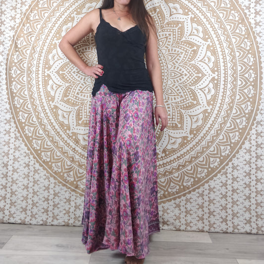 Pantalon Korba en soie indienne. Pantalon jupe. Imprimé fleuri rose.