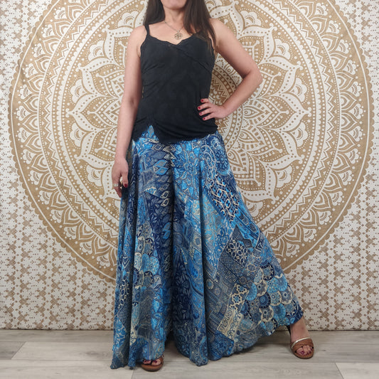 Pantalon femme Sirohi en soie indienne. Pantalon jupe. Imprimé ethnique patchwork bleu