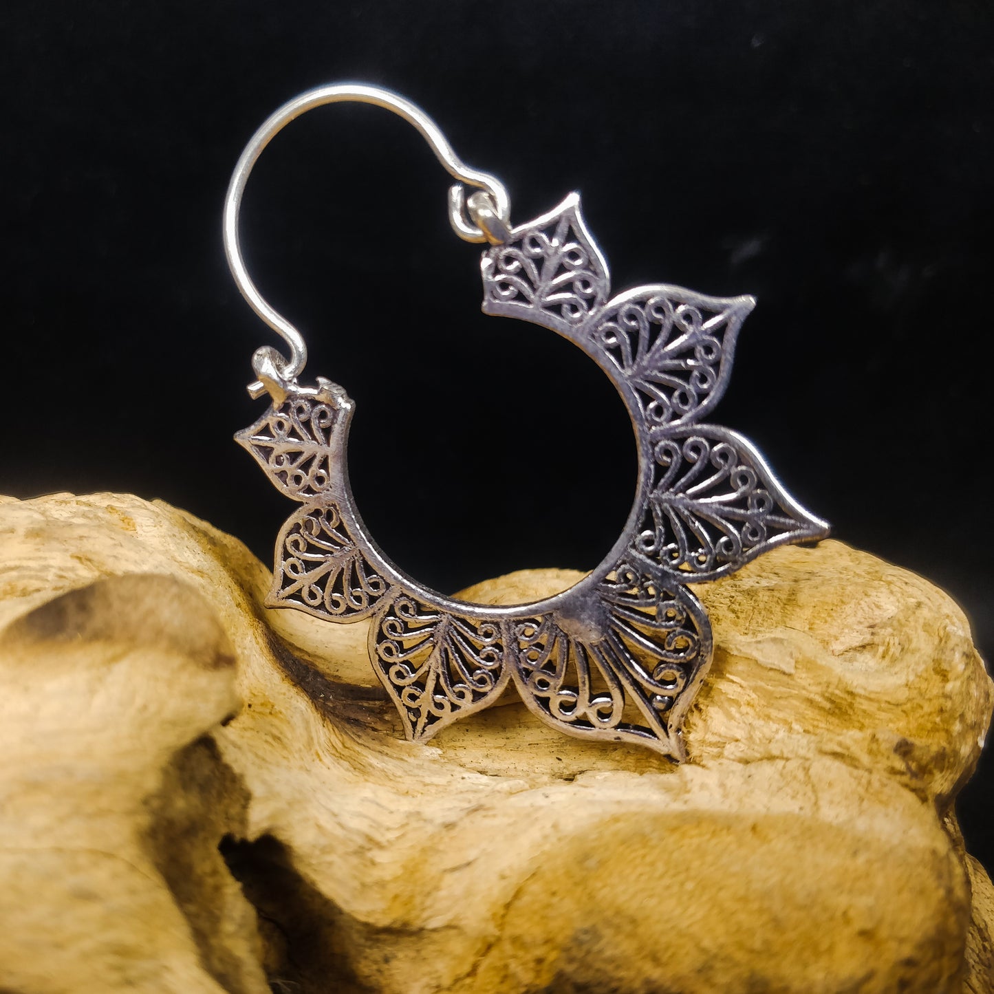 Créoles bohème mandala. Boucles d'oreilles boho en laiton / laiton plaqué argent.