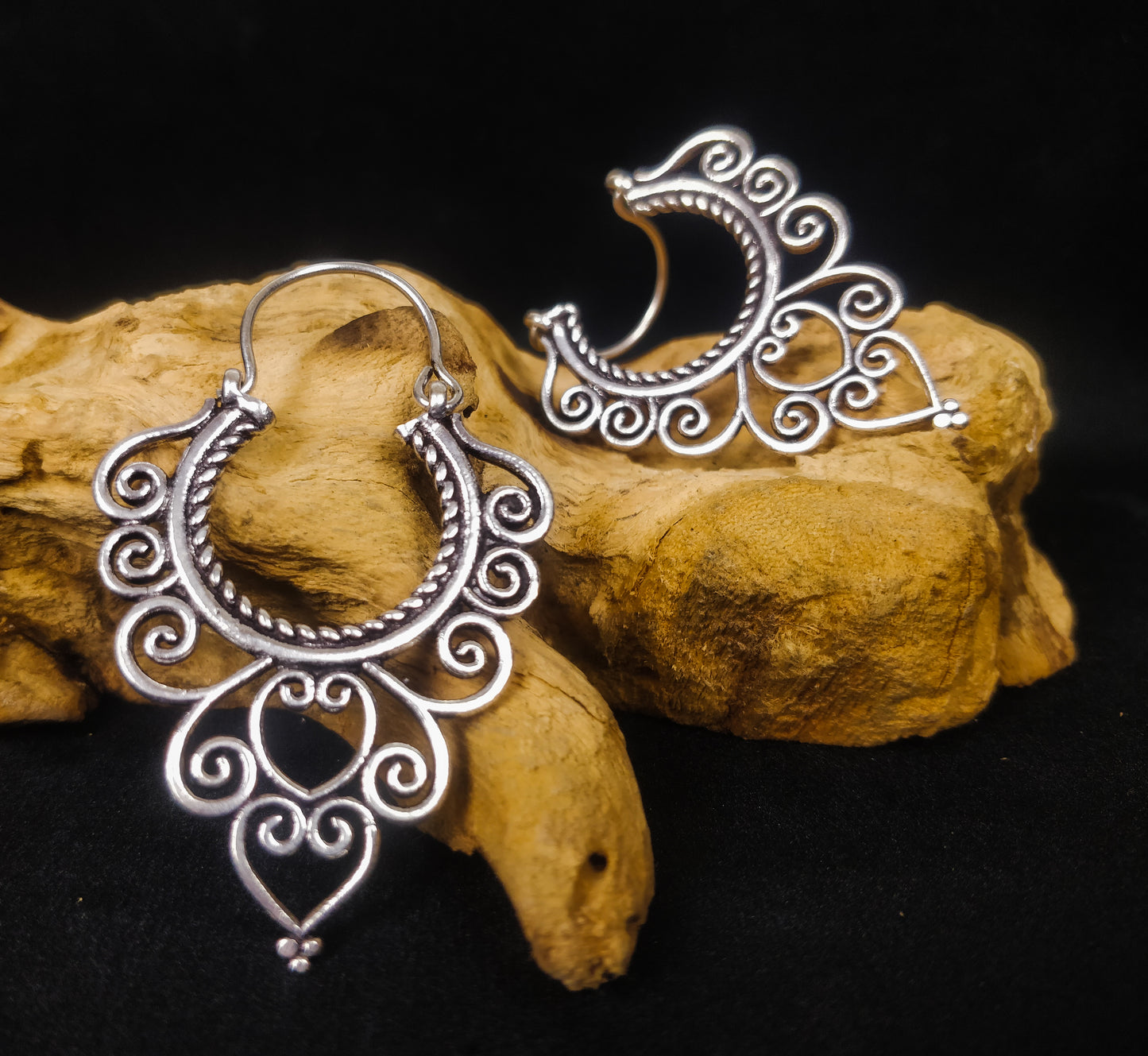 Boucles d'oreilles bohème en laiton / laiton plaqué argent.