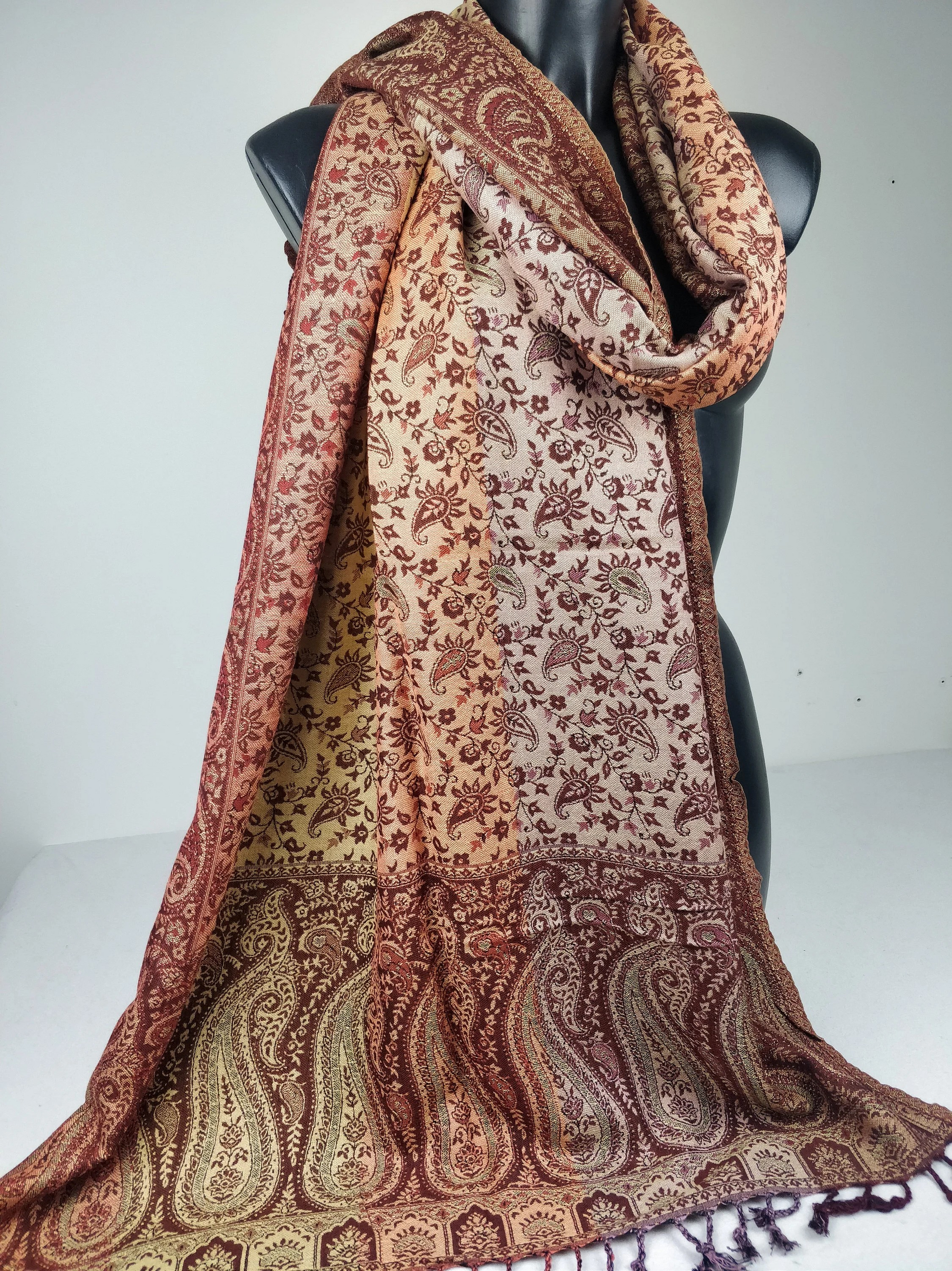 Pashmina  Sankyaen viscose réversible, avec motifs paisley ton marron multicolore.