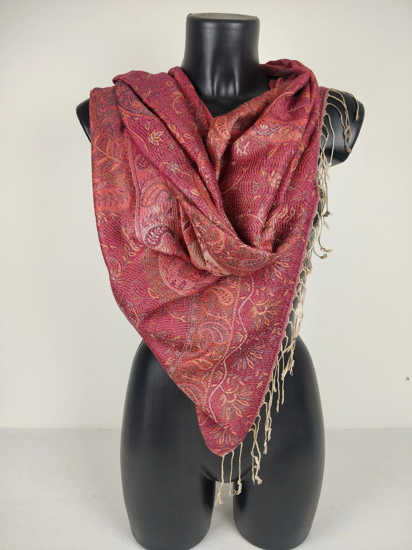 Pashmina Mangal réversible en modal / soie. Echarpe aux motifs fleuri rouge.