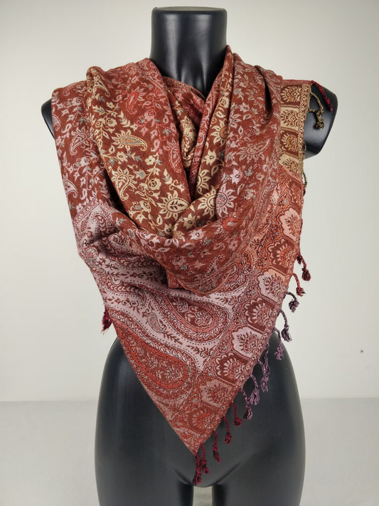 Pashmina réversible Sankya en viscose. Echarpe motif paisley multicolore tons marron.