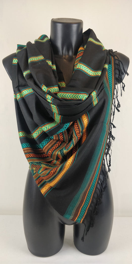 Pashmina Manai en viscose. Echarpe à rayures inspiration inca noire.