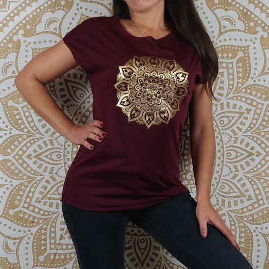 T-shirt Makham léger et fluide. Imprimé mandala bordeaux, noir ou bleu / motif or ou argent.