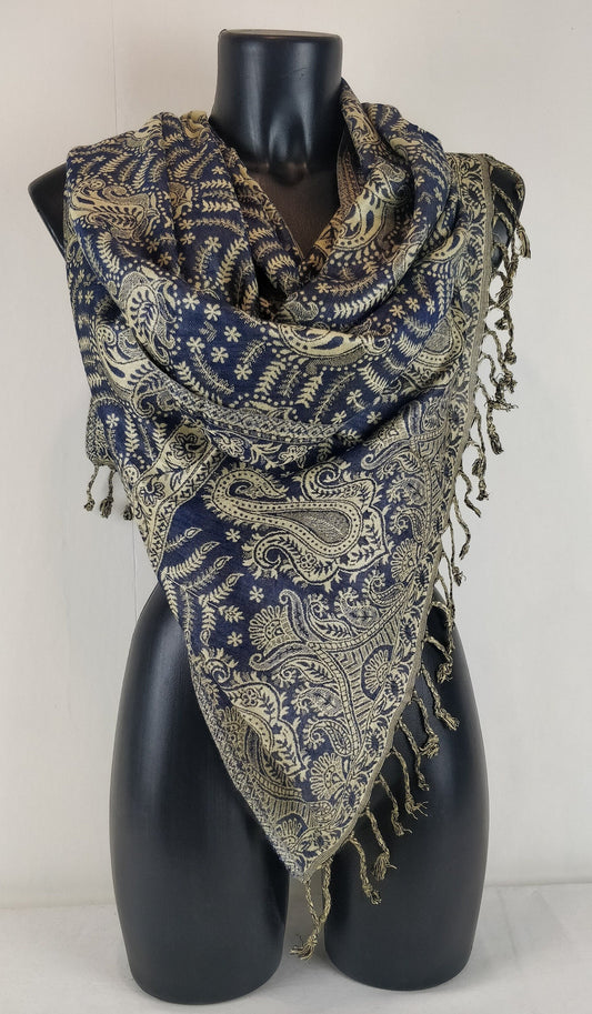 Wendbarer Asoha-Pashmina aus Viskose. Blaues Paisley-Muster.