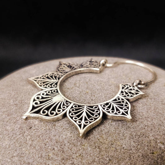 Créoles bohème mandala. Boucles d'oreilles boho en laiton / laiton plaqué argent.