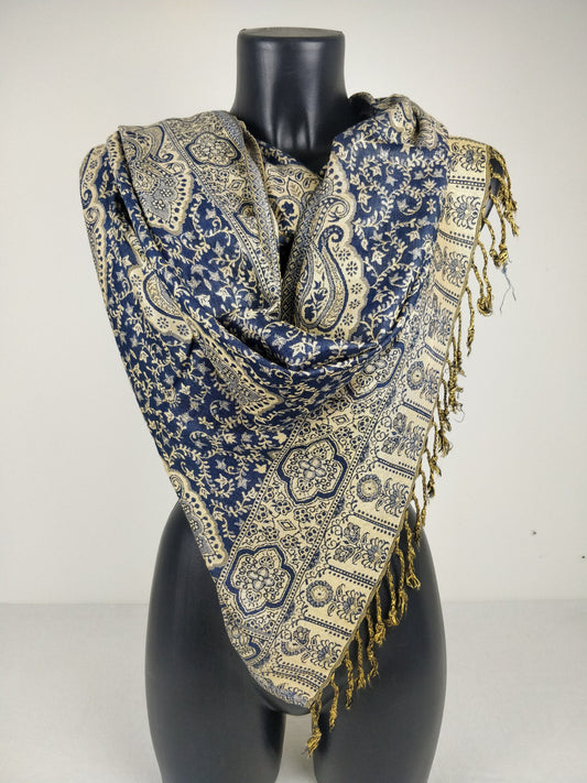 Daksha Wende-Pashmina aus Viskose. Blaues und cremefarbenes Paisley-Muster.