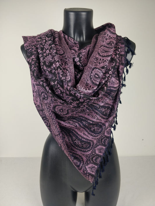 Pashmina réversible Sankya en viscose. Echarpe motif paisley violet et noir.