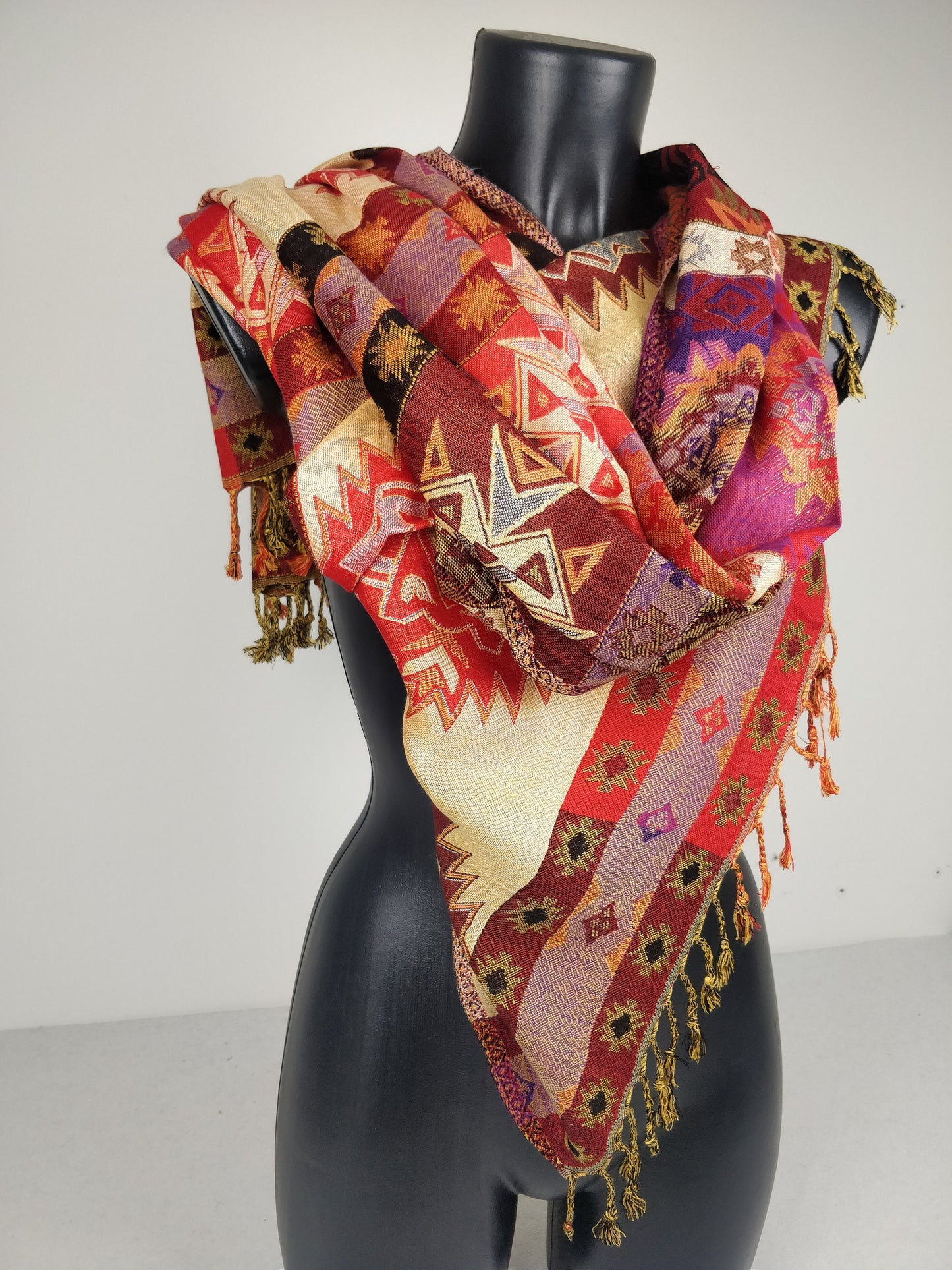 Pashmina Arsena réversible en viscose. Echarpe aux motifs géométriques de style inca multicolore.