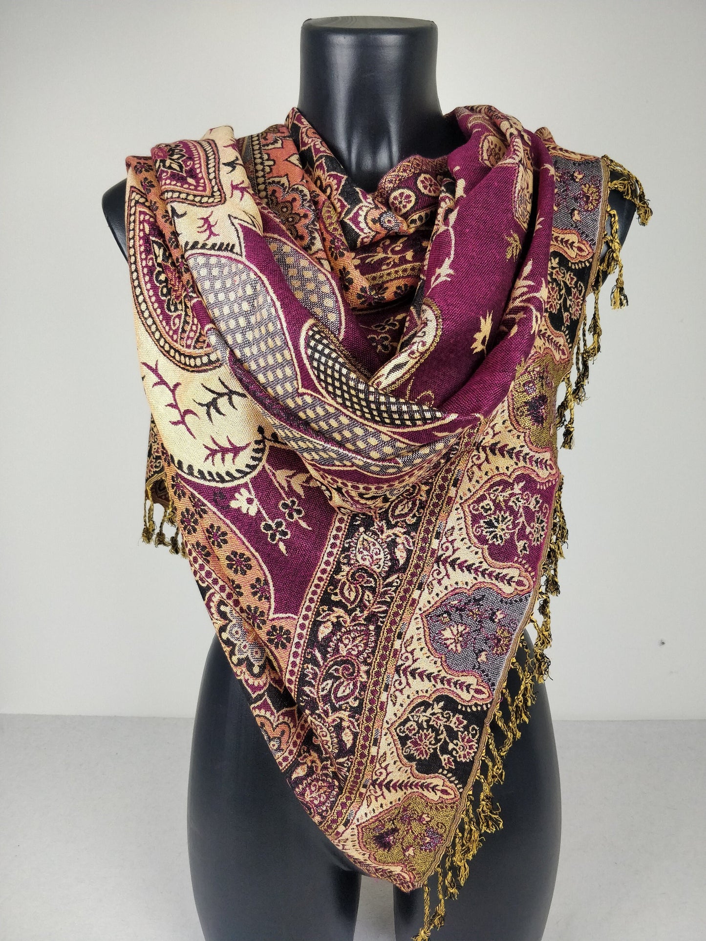 Vintage Hantra Pashmina aus Viskose. Wendeschal mit fuchsiafarbenen Paisley-Mustern.