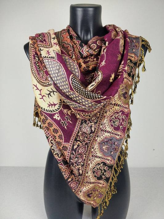 Pashmina vintage Hantra en viscose. Echarpe réversible aux motifs paisley fuchsia.