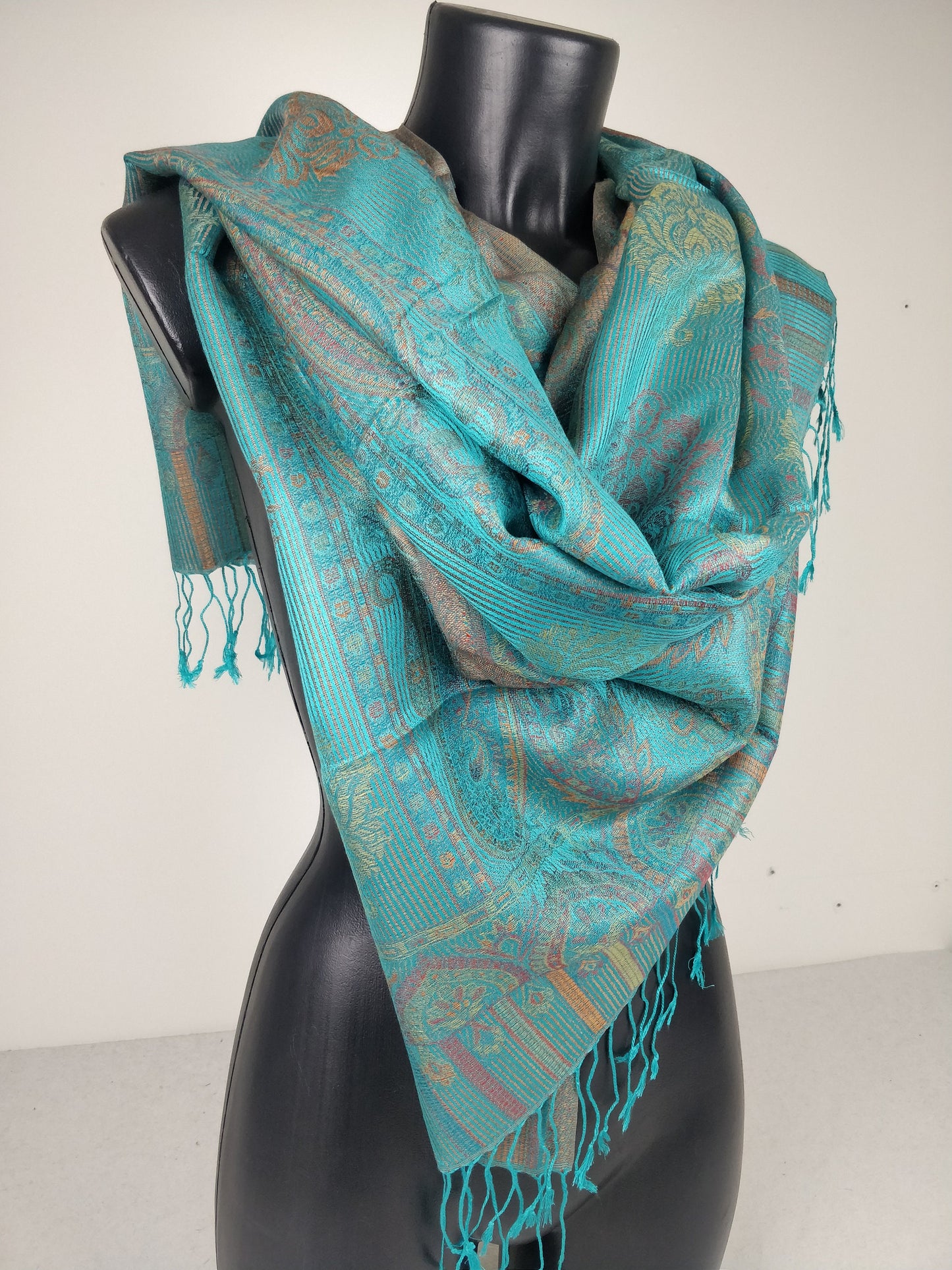 Pashmina Mangal réversible en modal / soie. Echarpe motif paisley turquois.