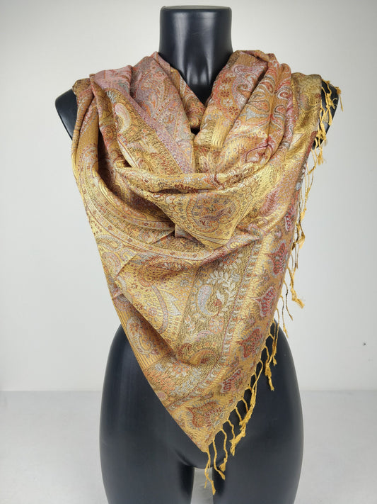 Pashmina Mangal réversible en modal / soie. Echarpe motifs paisley jaune et marron.