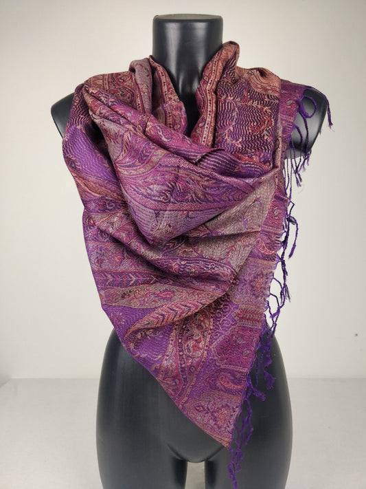 Pashmina Mangal réversible en modal / soie. Echarpe aux motifs paisley violet.