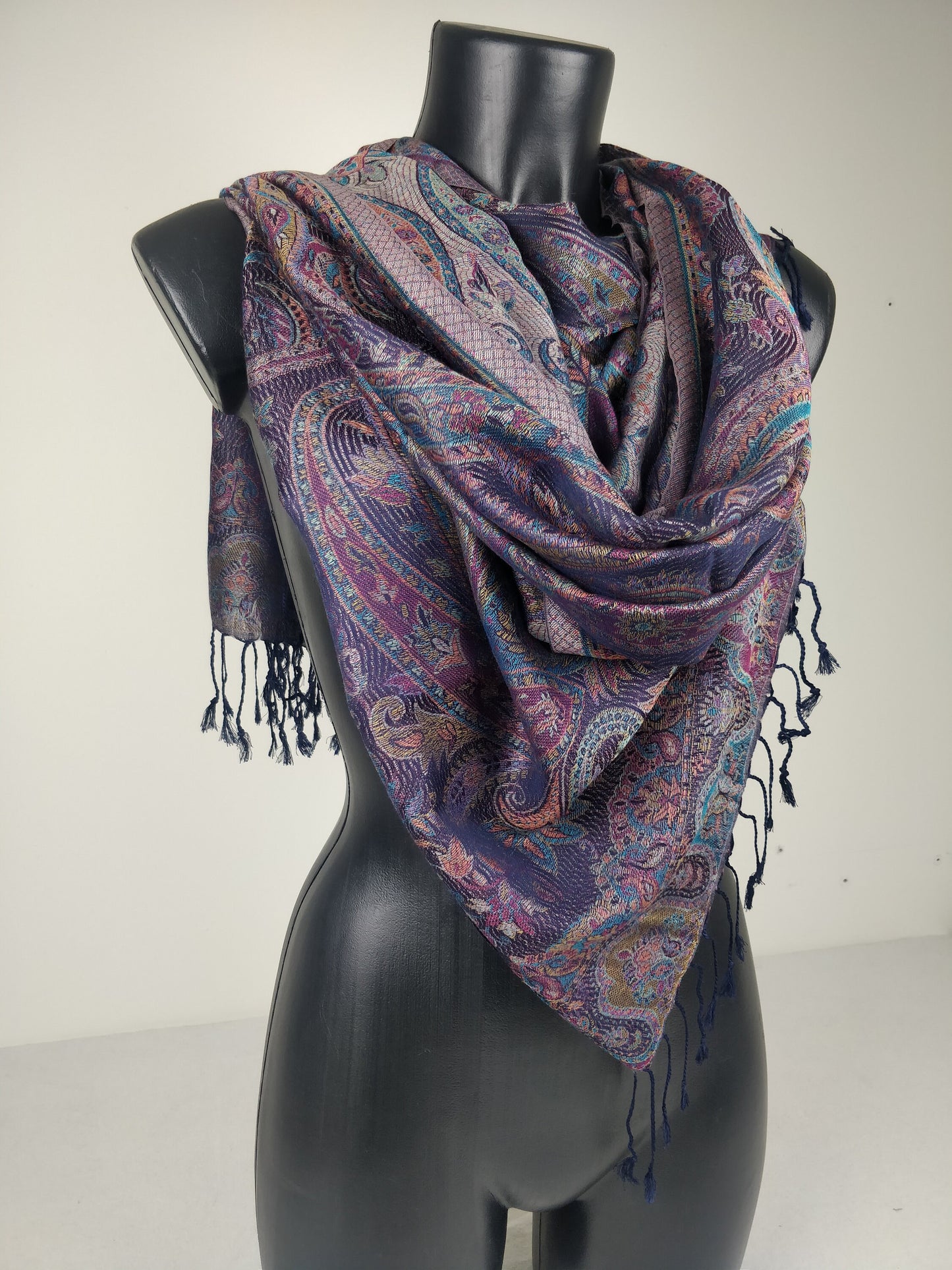 Wende-Mangal-Pashmina aus Modal/Seide. Braunes Paisley-Muster.