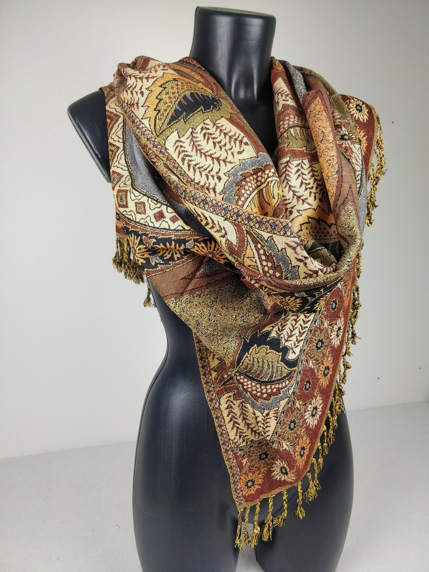 Vintage Hantra Pashmina aus Viskose. Wendeschal mit braunen und schwarzen Paisleymustern.