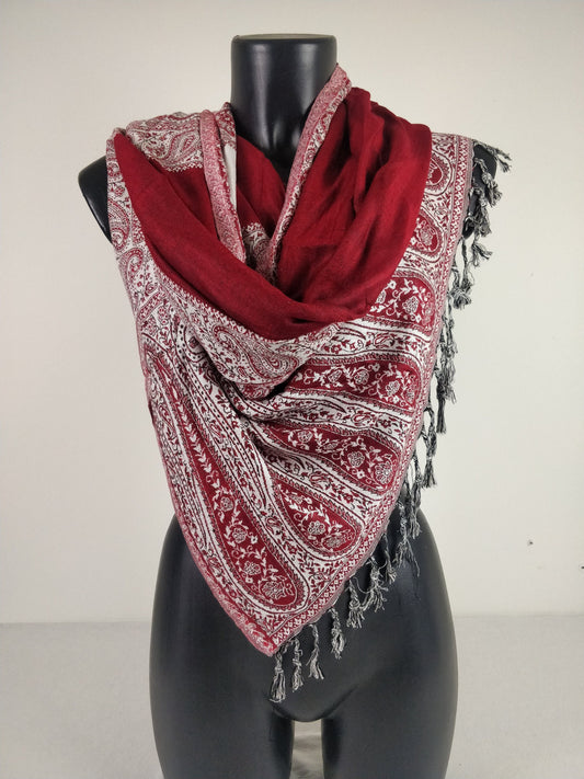 Pashmina Helak réversible en viscose. Echarpe motifs paisley rouge et blanc.