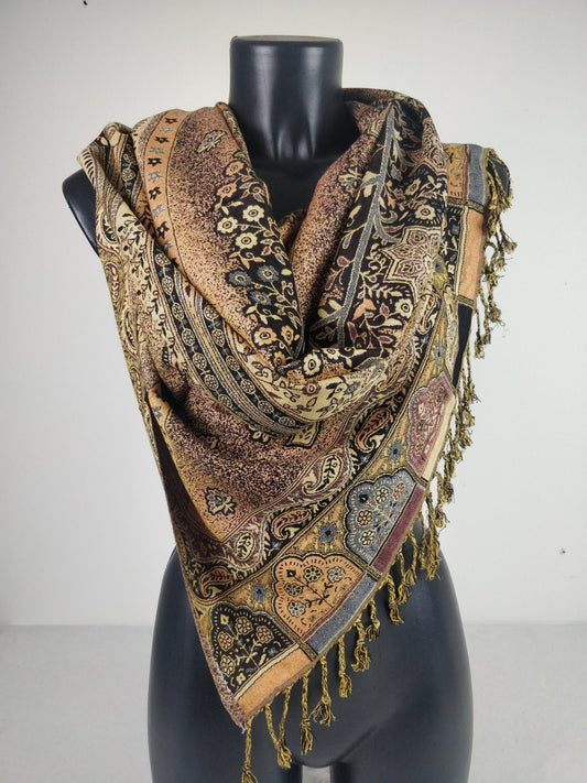 Pashmina vintage Hantra en viscose. Echarpe réversible aux motifs paisley noir et violet.