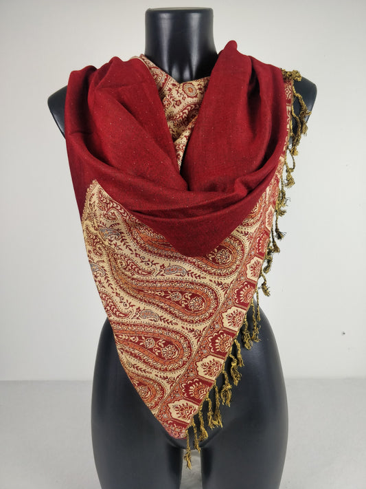 Pashmina Helak réversible en viscose. Echarpe motifs paisley rouge et crème.