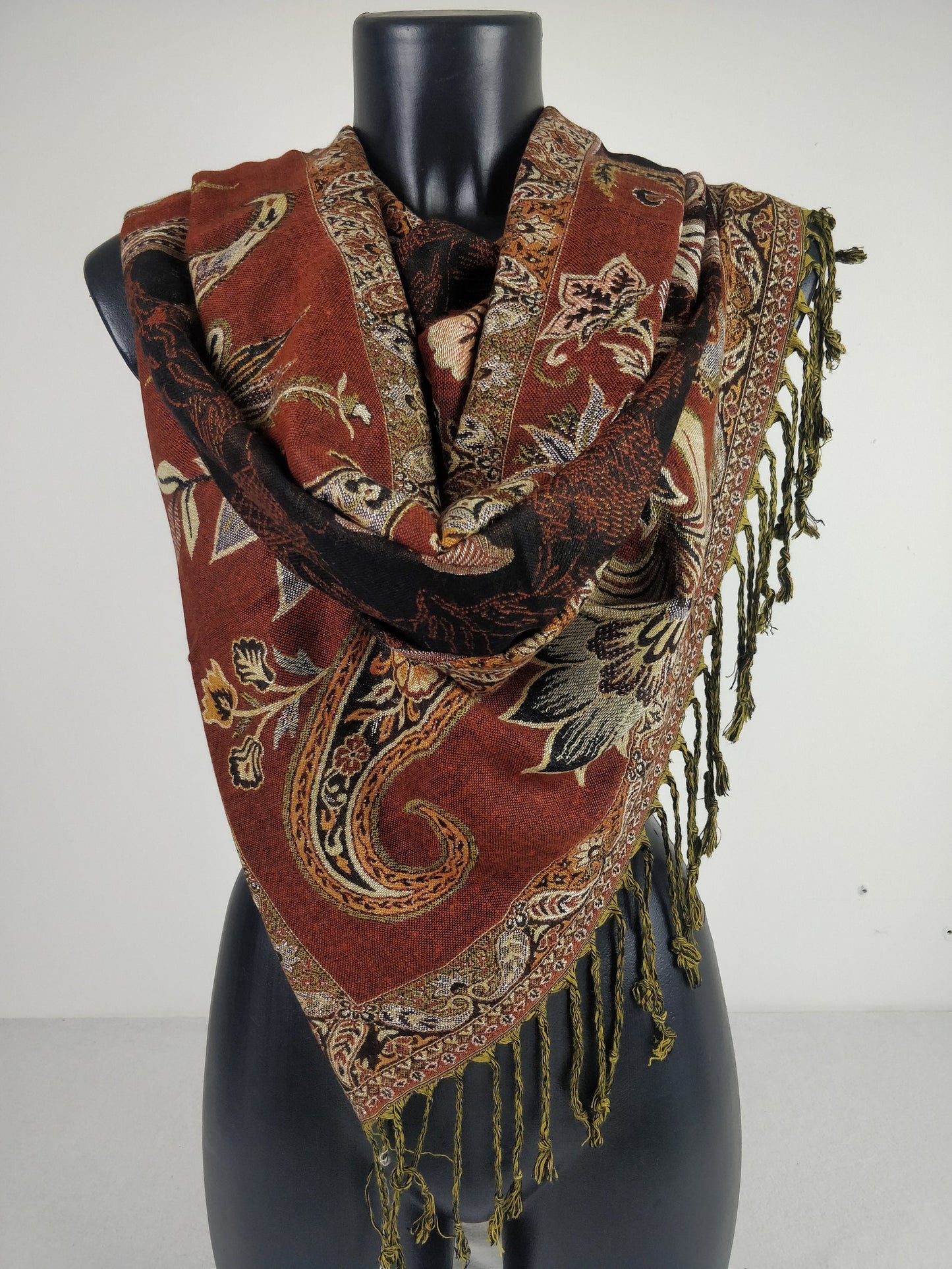 Vintage Hantra Pashmina aus Viskose. Wendeschal mit braunen und schwarzen Blumenmustern.