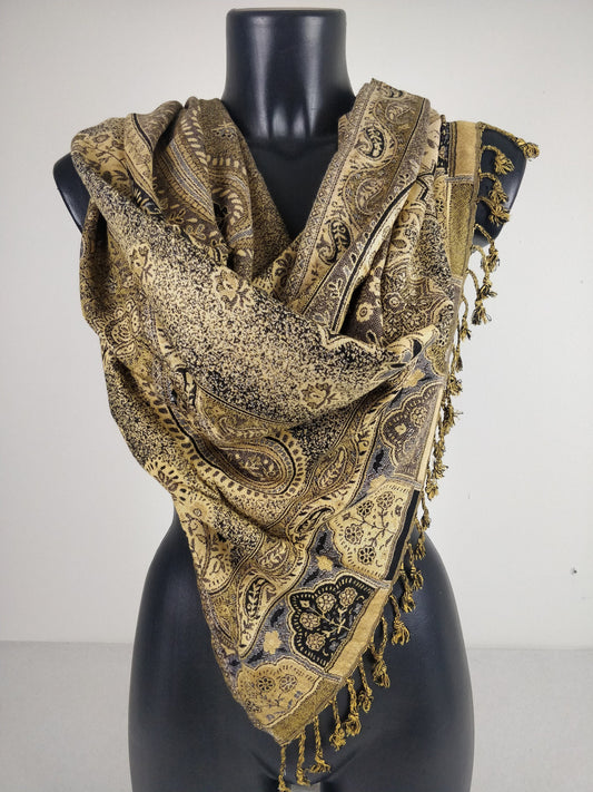 Pashmina vintage Hantra en viscose. Echarpe réversible aux motifs paisley noir.