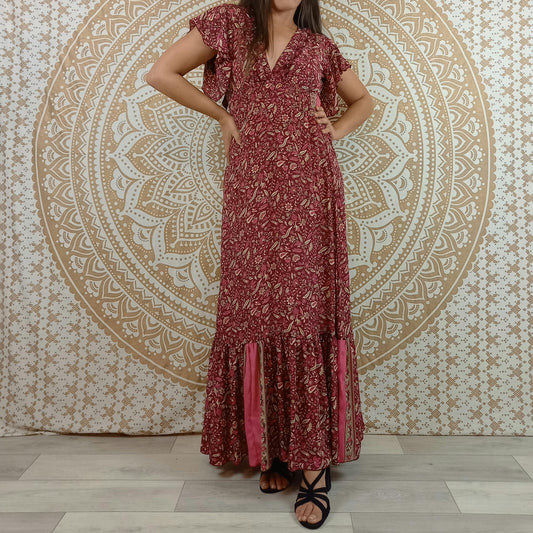 Robe dos nu Vaishali en soie indienne. Robe longue bohème. Imprimé paisley fuchsia.