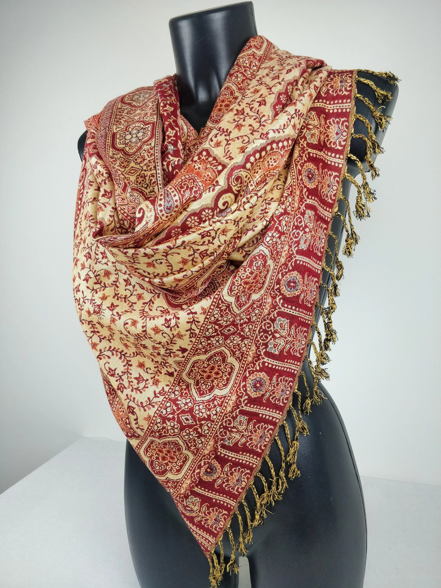 Daksha Wende-Pashmina aus Viskose. Blaues und cremefarbenes Paisley-Muster.