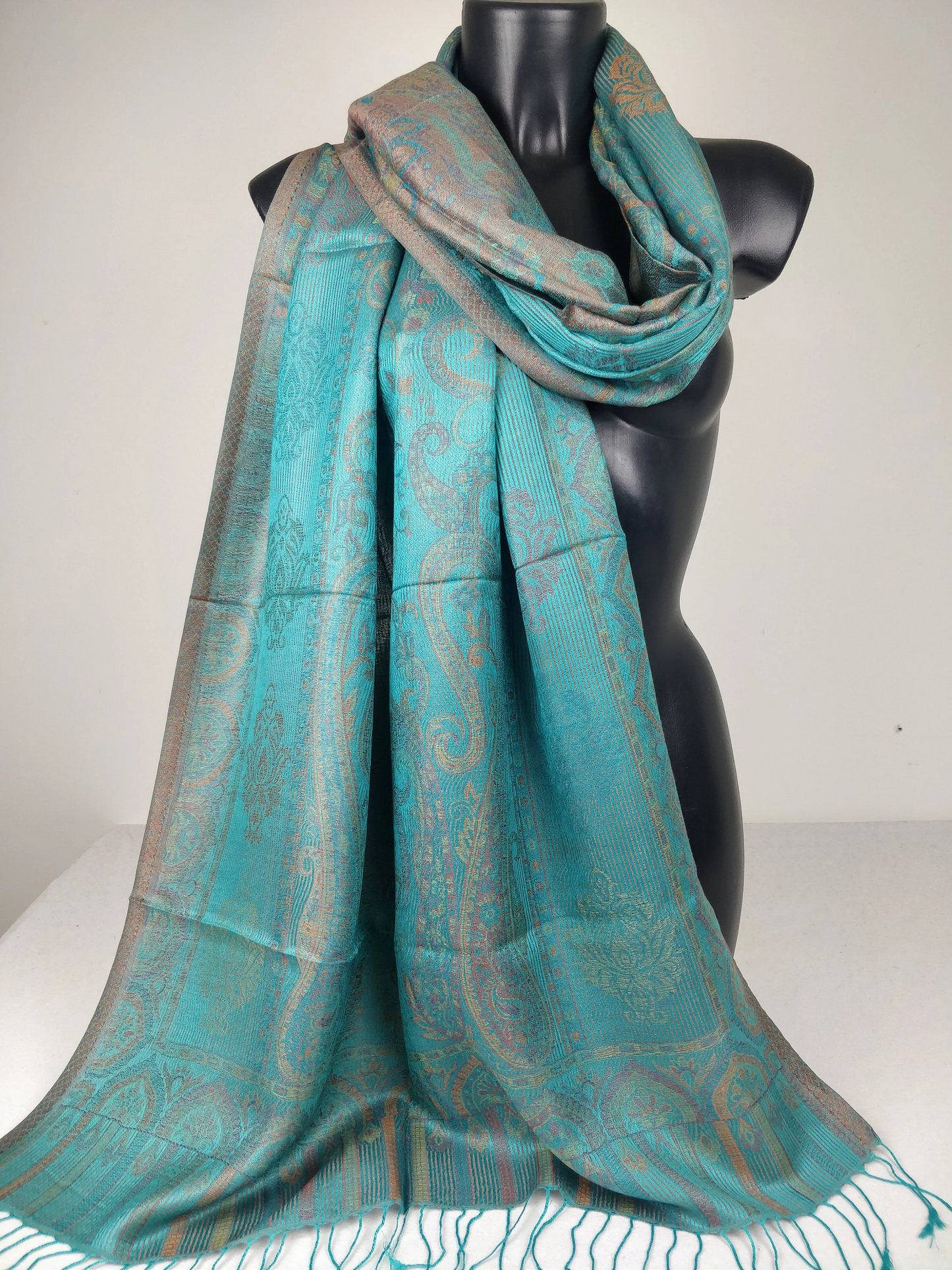 Pashmina Mangal réversible en modal / soie. Echarpe motif paisley turquois.