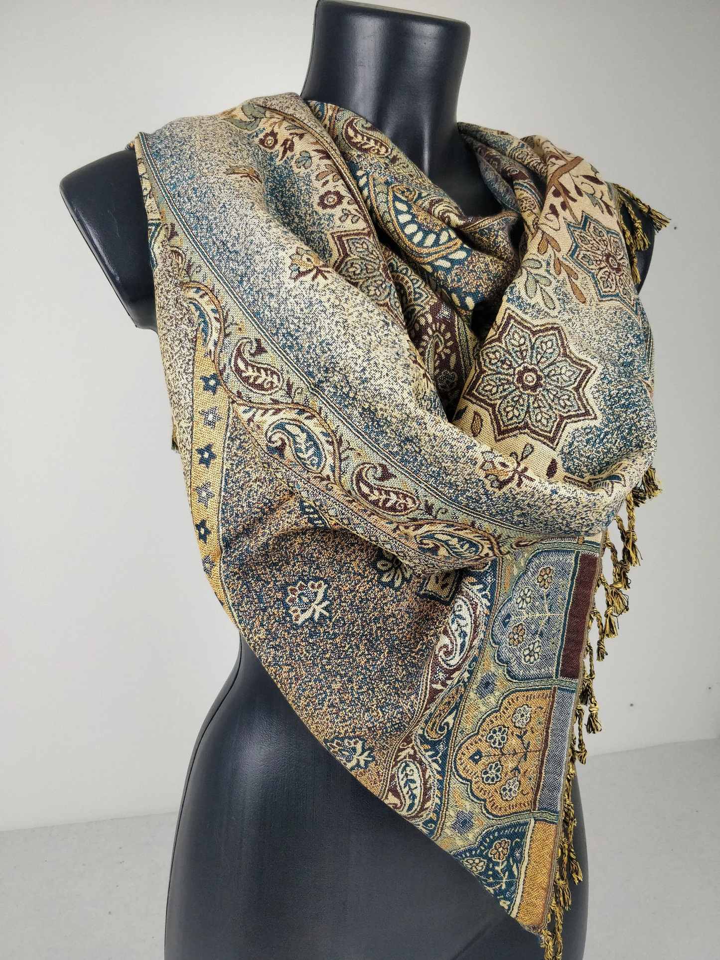 Vintage Hantra Pashmina aus Viskose. Wendeschal mit braunen und blauen Paisleymustern.