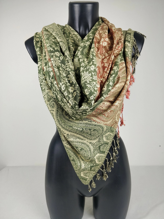 Pashmina réversible multicolore Sankya en viscose. Echarpe aux motifs paisley.