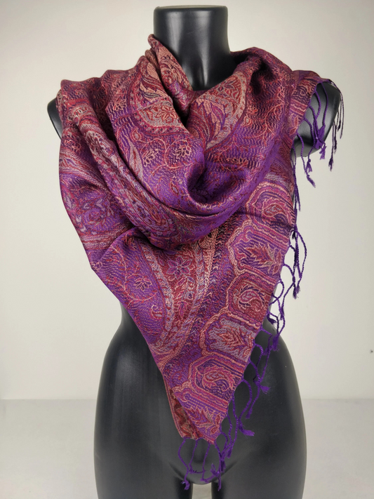 Wende-Mangal-Pashmina aus Modal/Seide. Schal mit blauen Paisleymustern.