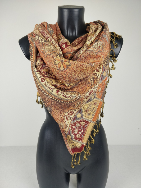 Pashmina vintage Hantra en viscose. Echarpe réversible aux motifs ethnique rouge et crème.