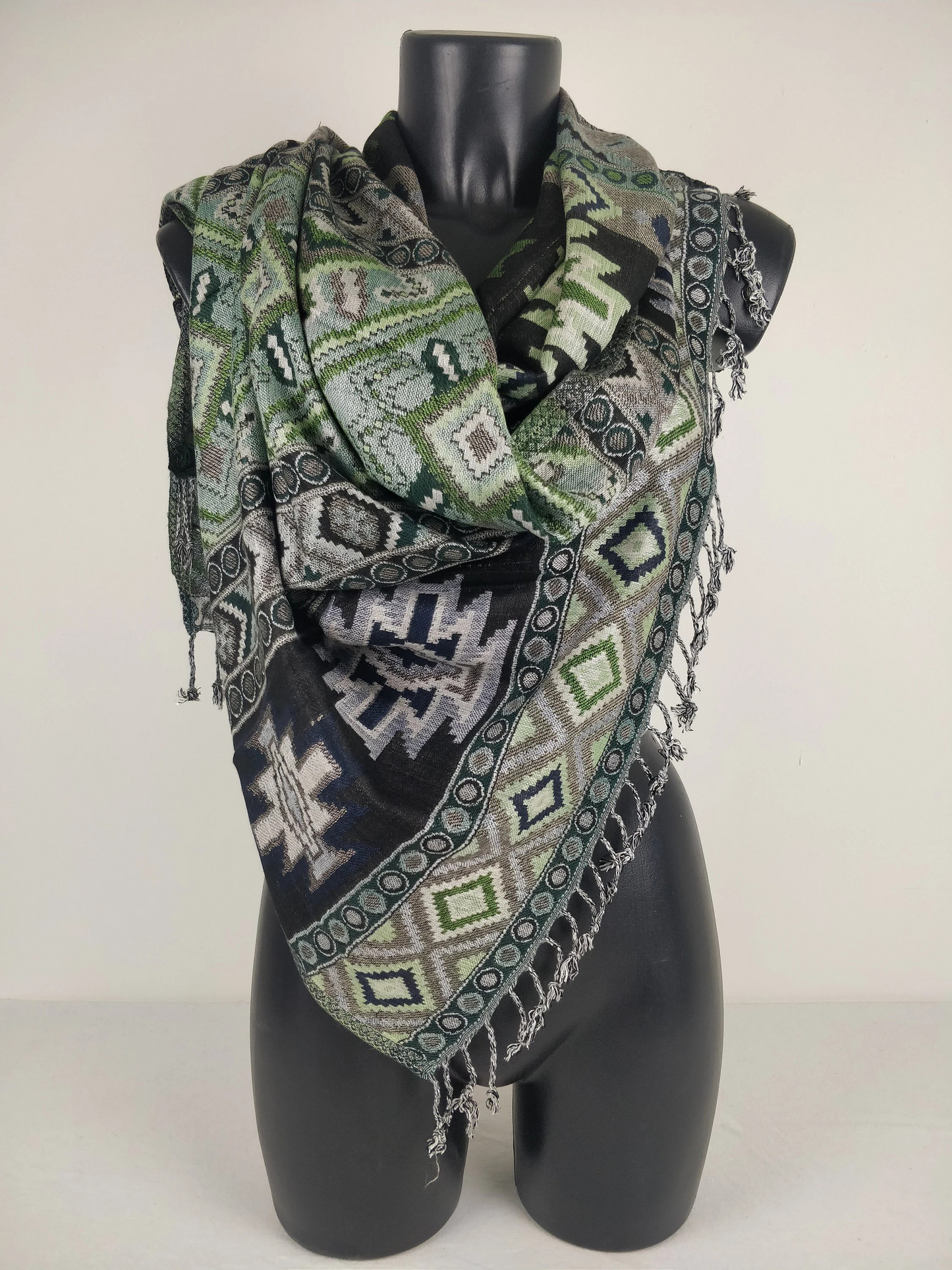 Pashmina Jyoti en viscose multicolore et réversible. Echarpe motif inca, tons vert.