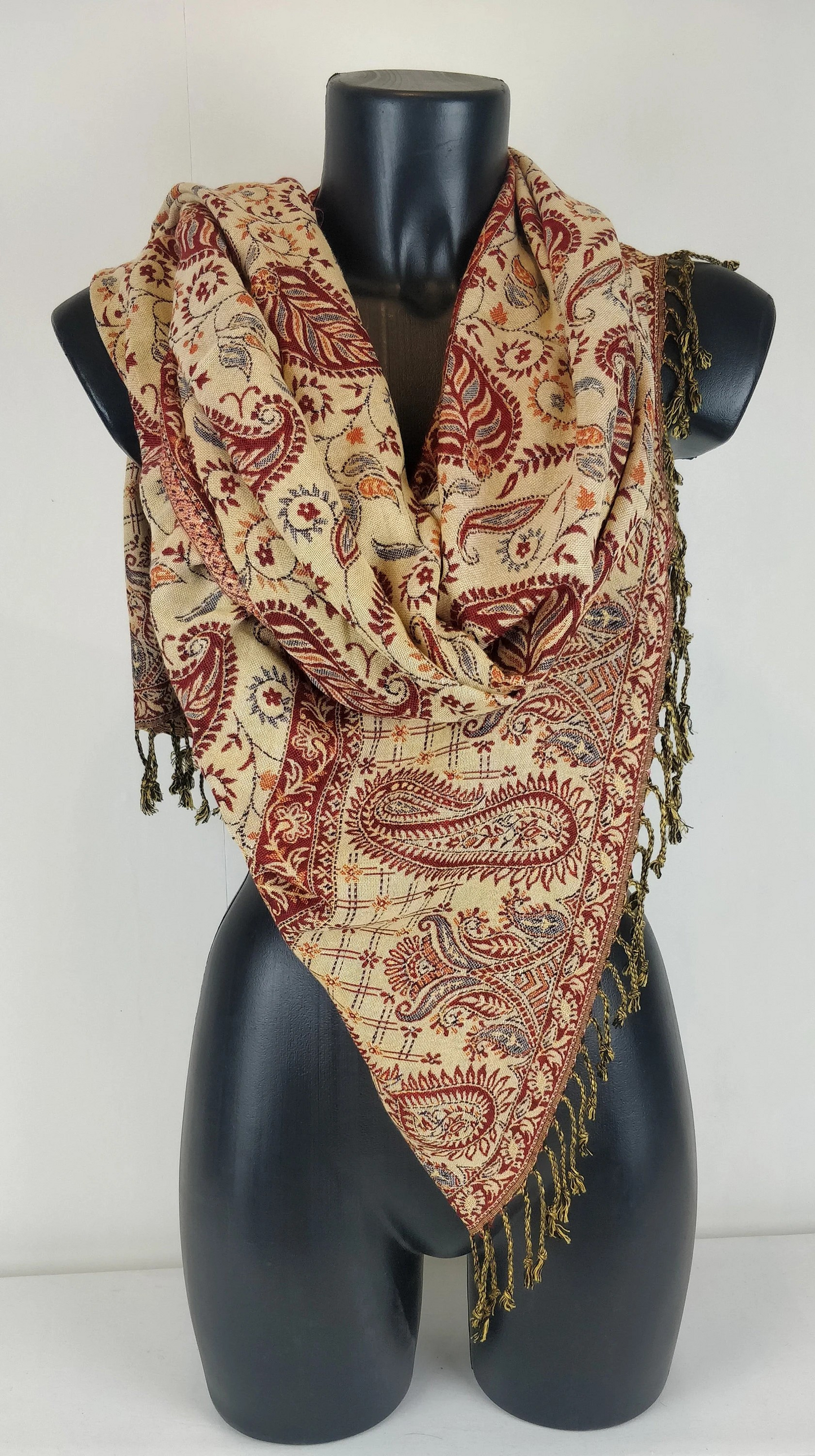 Pashmina Asoha réversible en viscose. Echarpe motif paisley rouge.