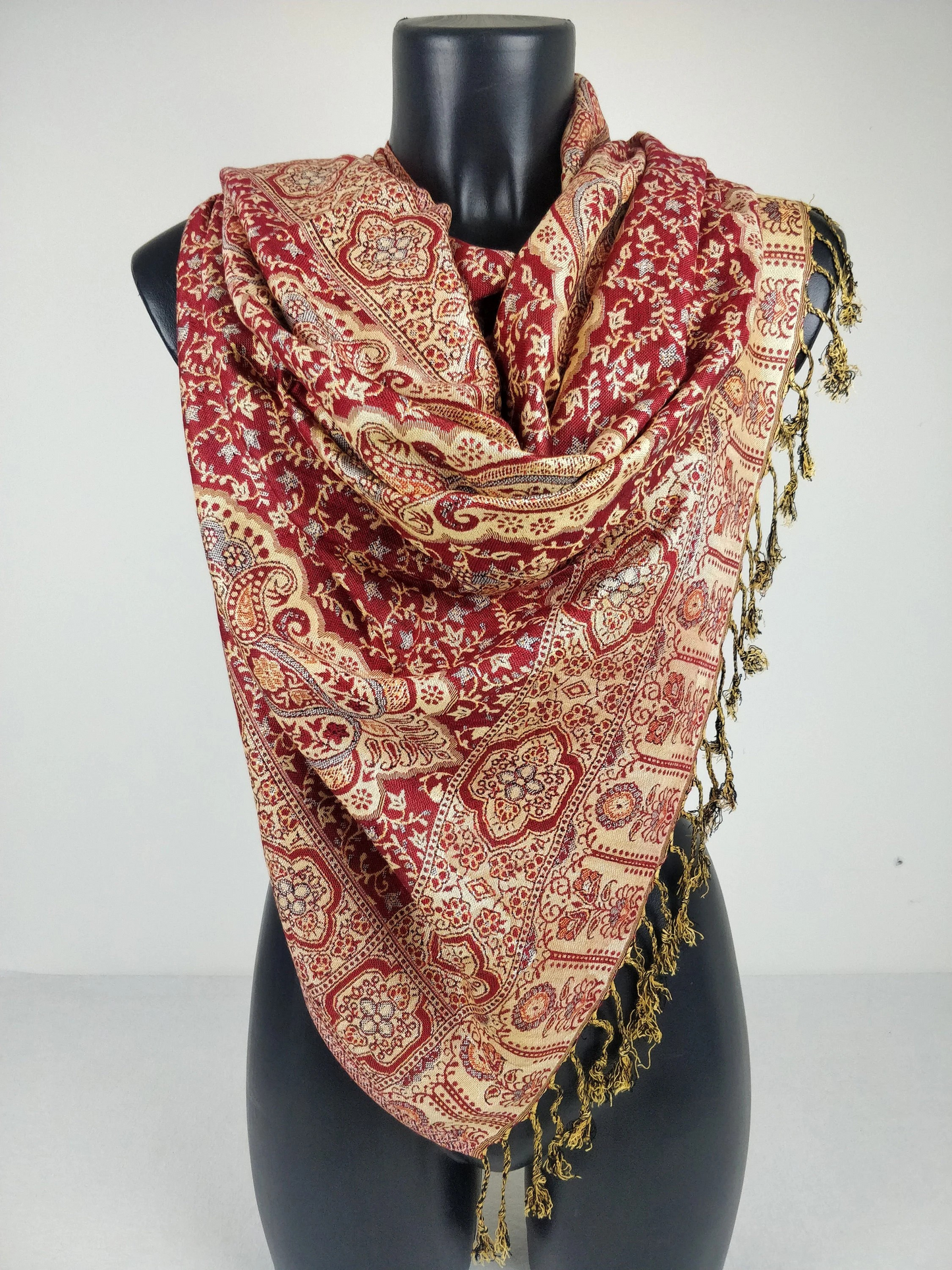 Daksha Wende-Pashmina aus Viskose. Blaues und cremefarbenes Paisley-Muster.