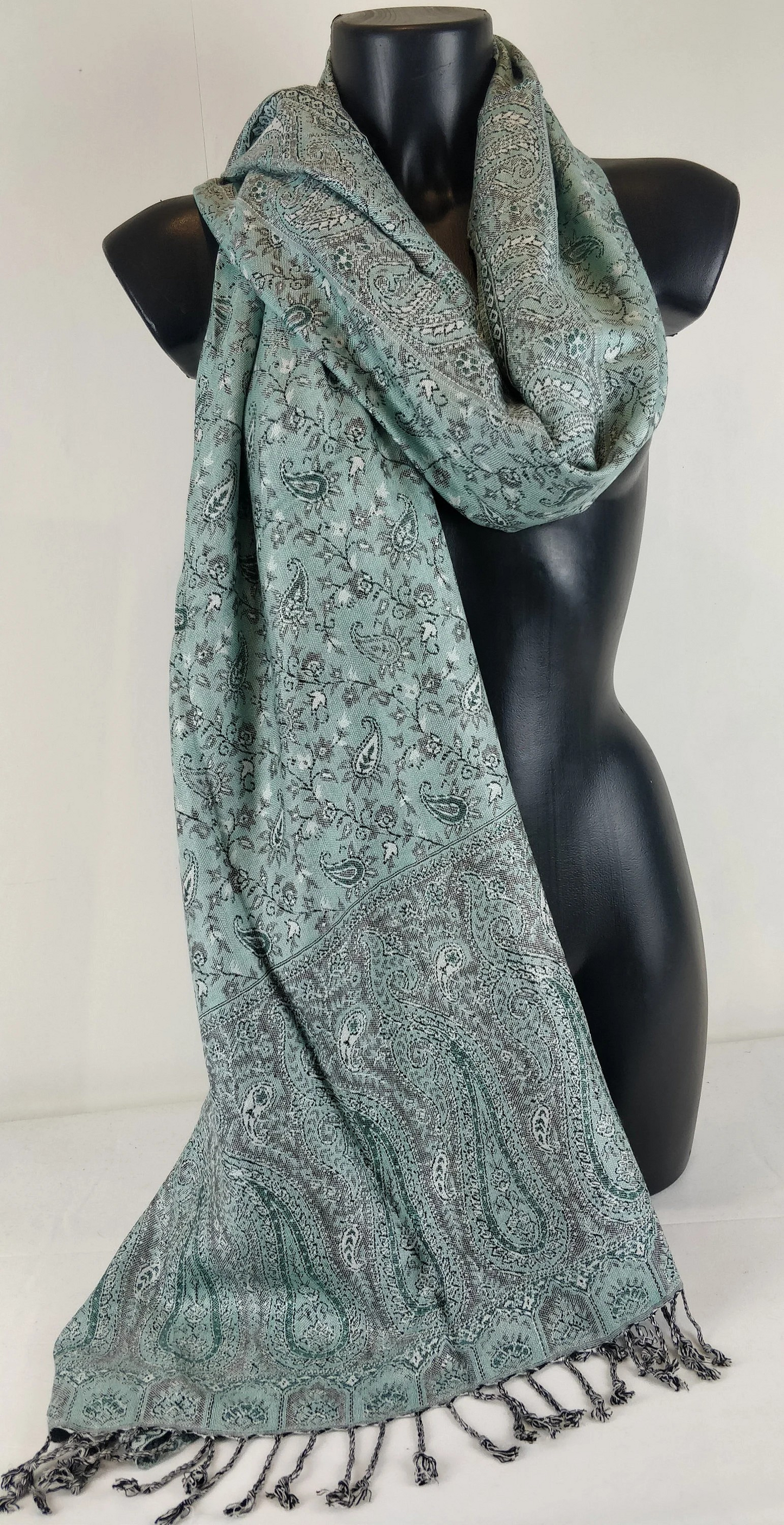 Pashmina Kheril réversible en viscose. Echarpe motifs paisley bleu.