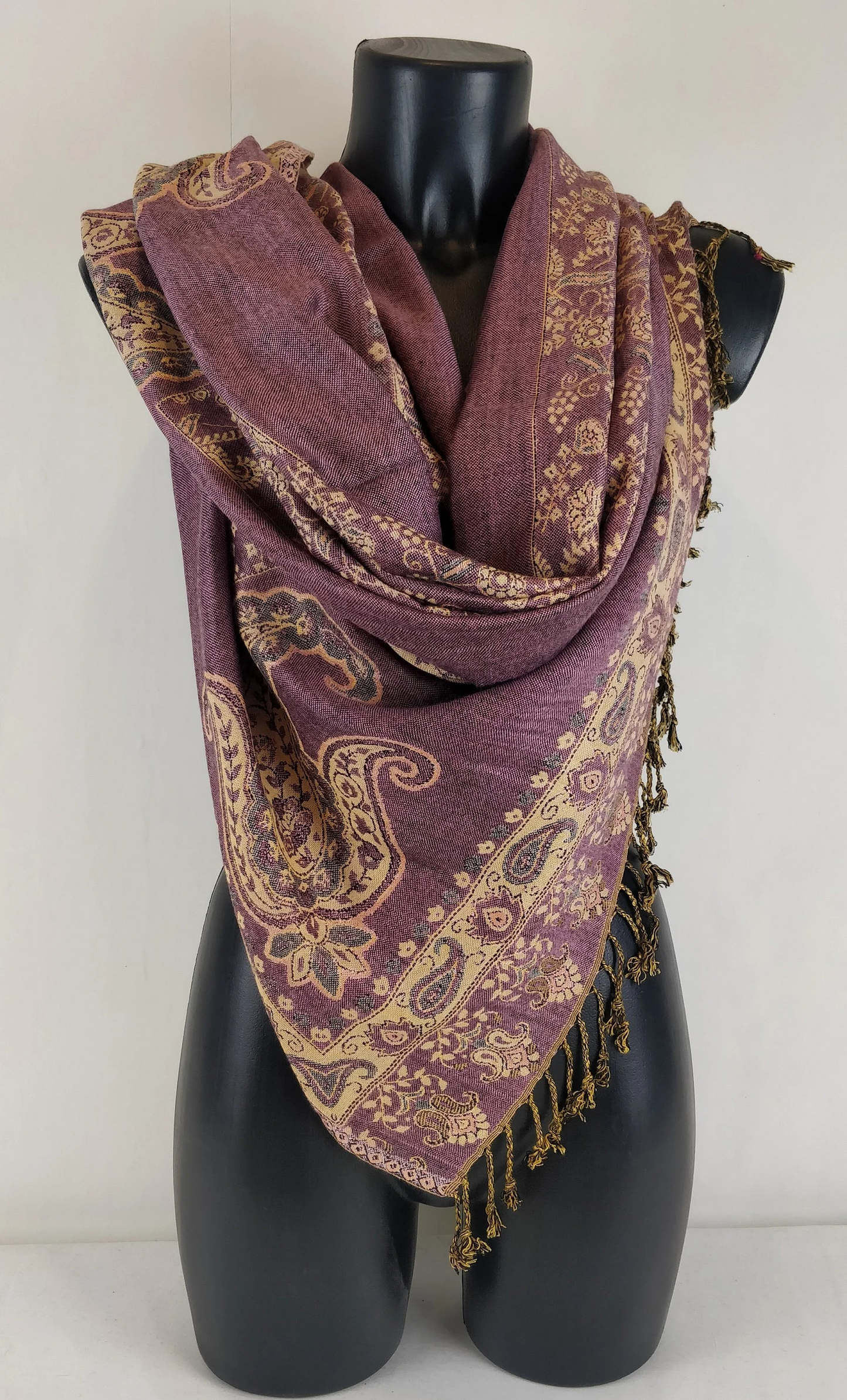 Pashmina Riyan réversible en viscose. Echarpe motif paisley violet.