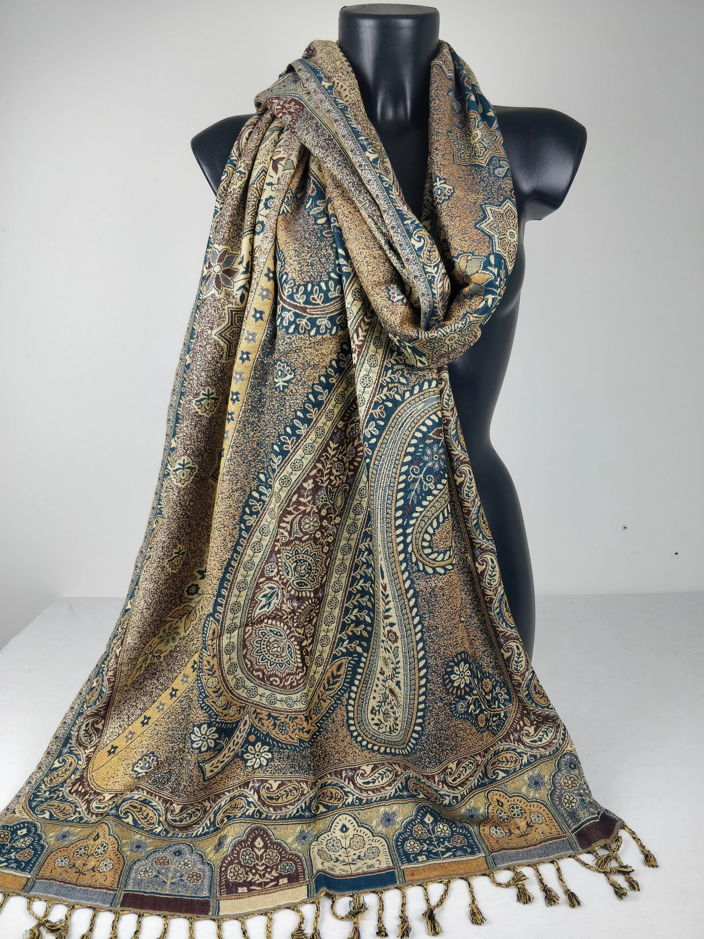 Vintage Hantra Pashmina aus Viskose. Wendeschal mit braunen und blauen Paisleymustern.